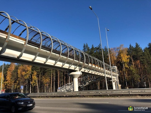 Надземный пешеходный переход по дублёру Сибирского тракта