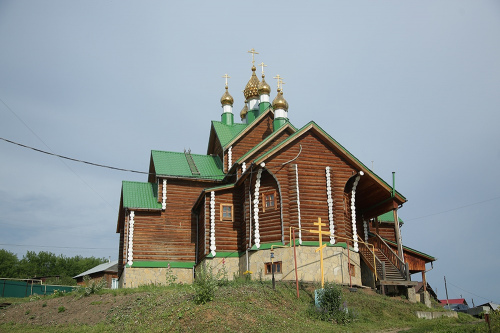 Храм страстотерпца царя Николая